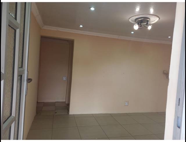 2 BEDROOM HOUSE RENTED IN UMLAZI Z